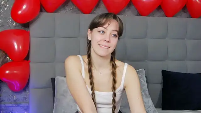 Snapshot of TheEmma chatting on 02.15.25 TheEmma online show from 02.15.25