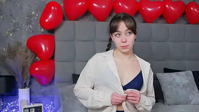 Snapshot of TheEmma chatting on 02.16.25 TheEmma online show from 02.16.25