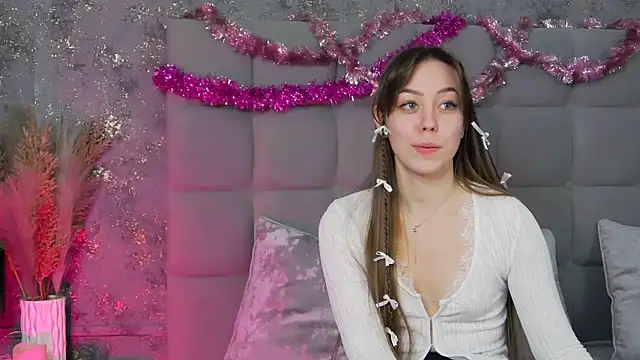 Snapshot of TheEmma chatting on 02.27.25 TheEmma online show from 02.27.25