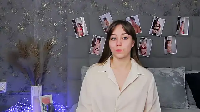 Snapshot of TheEmma chatting on 03.21.25 TheEmma online show from 03.21.25