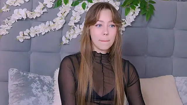 Snapshot of TheEmma chatting on 11.20.25 TheEmma online show from 11.20.25