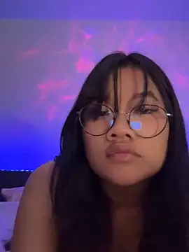 Snapshot of AcidBubbleRain chatting on 02.14.25 AcidBubbleRain online show from 02.14.25