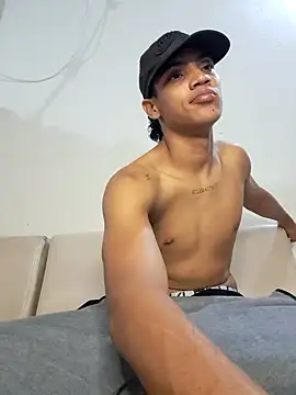 Snapshot of -Damian_Caliente- chatting on 01.16.25 -Damian Caliente- online show from 01.16.25