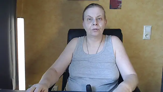 Sweet Phoenix online show from 10.05.25