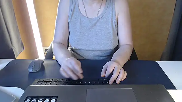 Snapshot of Sweet_Phoenix chatting on 03.08.26 Sweet Phoenix online show from 03.08.26