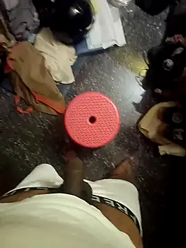 Snapshot of Bangalorious chatting on 02.21.25 Bangalorious online show from 02.21.25