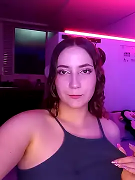 Snapshot of CuteSky__ chatting on 01.10.25 CuteSky online show from 01.10.25