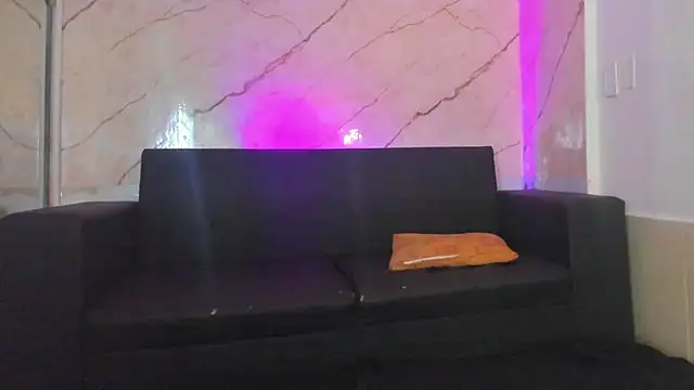 anyelo waller online show from 10.14.25