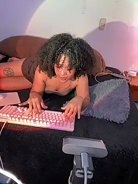 bronwgirl69 online show from 03.16.25