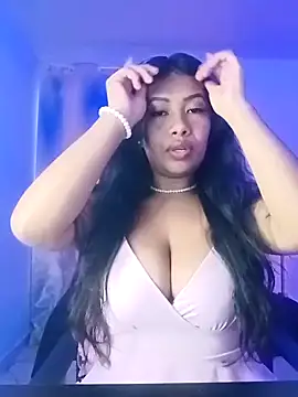 Snapshot of PaulaOrtiz_1 chatting on 12.31.24 PaulaOrtiz 1 online show from 12.31.24