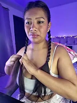 Snapshot of PaulaOrtiz_1 chatting on 10.04.25 PaulaOrtiz 1 online show from 10.04.25