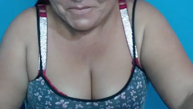 Snapshot of Dirtydiva1 chatting on 01.01.25 Dirtydiva1 online show from 01.01.25