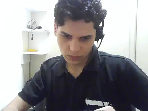 Snapshot of novinho242k chatting on 11.17.25 novinho242k online show from 11.17.25
