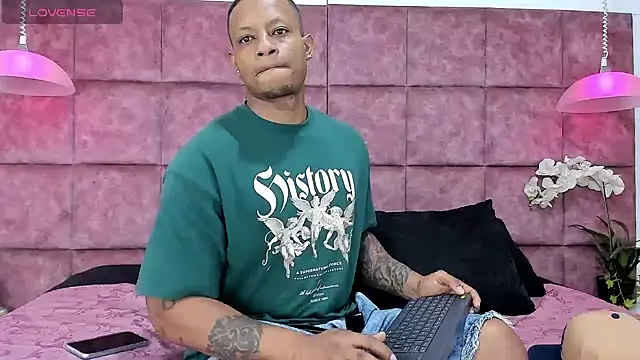 Snapshot of Josep_Ston chatting on 11.10.25 Josep Ston online show from 11.10.25