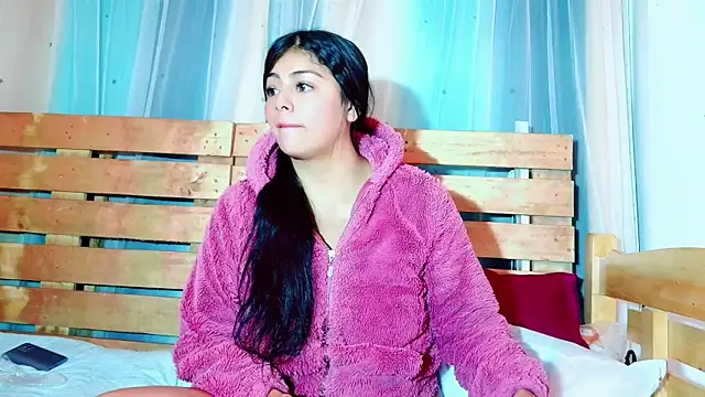 Snapshot of lana_reverse chatting on 01.03.25 lana reverse online show from 01.03.25