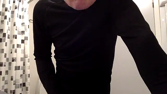 Snapshot of Parleg2 chatting on 03.04.26 Parleg2 online show from 03.04.26