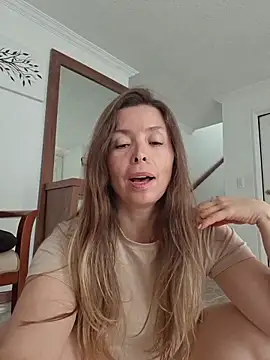 Snapshot of karina_warthon chatting on 06.15.26 karina warthon online show from 06.15.26