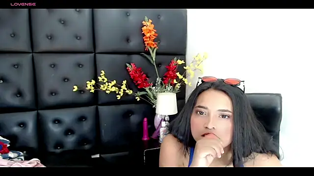 Carolaine01 online show from 03.03.25