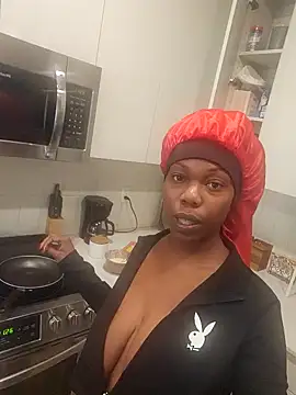 Snapshot of Looking4Jerries chatting on 12.21.25 Looking4Jerries online show from 12.21.25