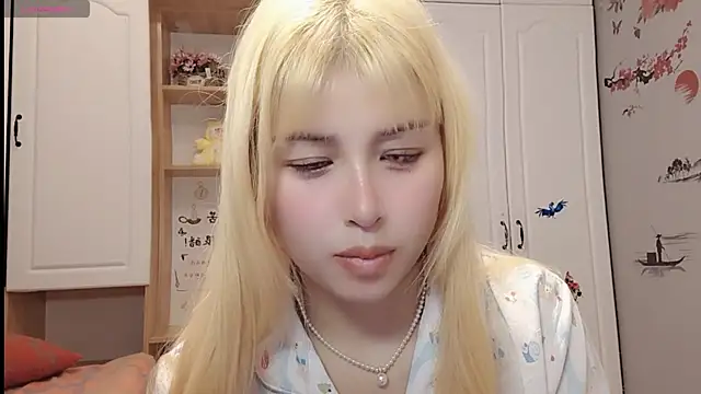 Snapshot of Lucky-xiuxiu chatting on 02.24.25 Lucky-xiuxiu online show from 02.24.25