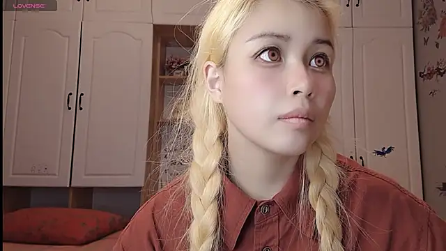 Snapshot of Lucky-xiuxiu chatting on 02.26.25 Lucky-xiuxiu online show from 02.26.25