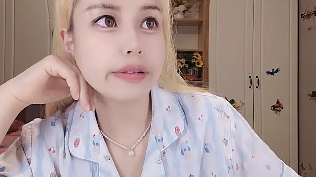 Snapshot of Lucky-xiuxiu chatting on 03.14.25 Lucky-xiuxiu online show from 03.14.25