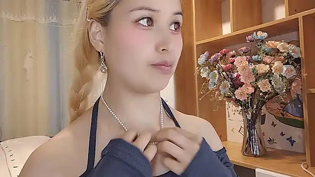 Snapshot of Lucky-xiuxiu chatting on 03.20.25 Lucky-xiuxiu online show from 03.20.25