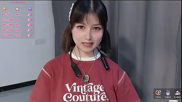 Snapshot of Lucky-xiuxiu chatting on 10.11.25 Lucky-xiuxiu online show from 10.11.25