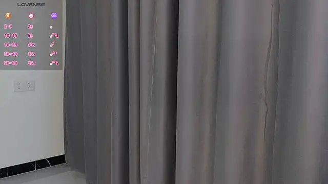 Snapshot of Lucky-xiuxiu chatting on 10.21.25 Lucky-xiuxiu online show from 10.21.25