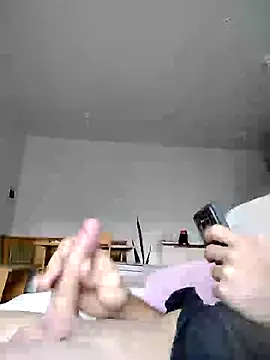 Snapshot of felipe6995 chatting on 01.14.25 felipe6995 online show from 01.14.25