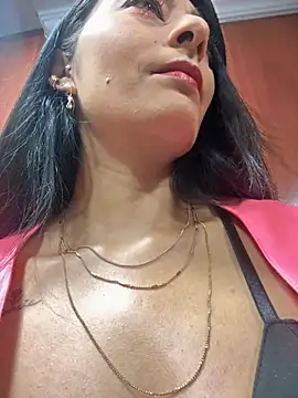 Snapshot of BELLA--26 chatting on 10.28.25 BELLA--26 online show from 10.28.25