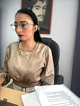 Snapshot of BELLA--26 chatting on 11.29.25 BELLA--26 online show from 11.29.25