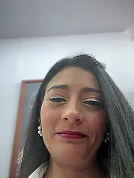 Snapshot of BELLA--26 chatting on 01.06.26 BELLA--26 online show from 01.06.26