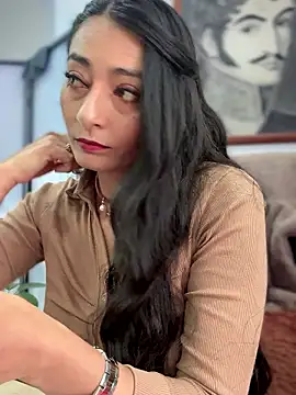 Snapshot of BELLA--26 chatting on 01.14.26 BELLA--26 online show from 01.14.26