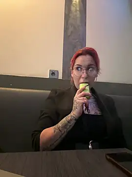 Mia-Fuchs online show from 02.01.25