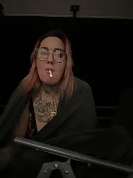 Mia-Fuchs online show from 03.05.25