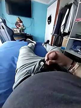 Snapshot of Elrep_tile chatting on 11.30.25 Elrep tile online show from 11.30.25