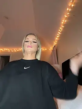 Snapshot of miasmithxxx chatting on 01.10.25 miasmithxxx online show from 01.10.25