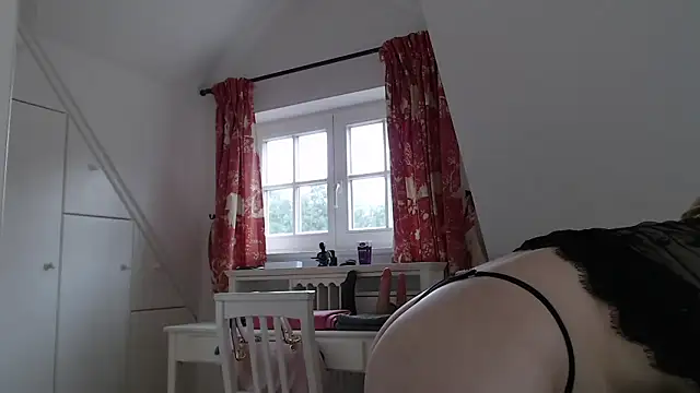 Snapshot of SexyJoanne chatting on 09.16.25 SexyJoanne online show from 09.16.25