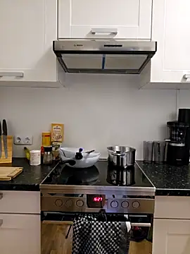 Snapshot of SexyJoanne chatting on 10.23.25 SexyJoanne online show from 10.23.25