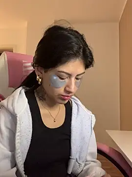 Snapshot of QueenFernanda chatting on 01.16.25 QueenFernanda online show from 01.16.25