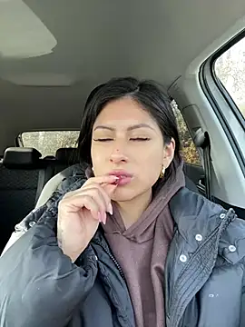 Snapshot of QueenFernanda chatting on 01.22.25 QueenFernanda online show from 01.22.25