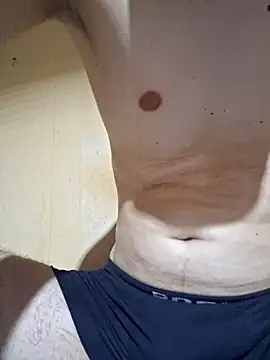 Snapshot of Uncutb0y chatting on 01.09.25 Uncutb0y online show from 01.09.25