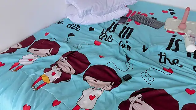 Laurensmith9 online show from 12.13.25