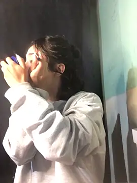 Snapshot of NickiYoung chatting on 01.10.25 NickiYoung online show from 01.10.25