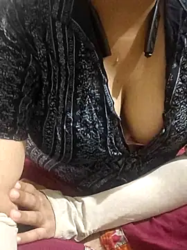 Snapshot of mallupriyapriya chatting on 03.15.25 mallupriyapriya online show from 03.15.25