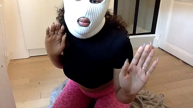 Snapshot of Amira_bayby chatting on 01.13.25 Amira bayby online show from 01.13.25