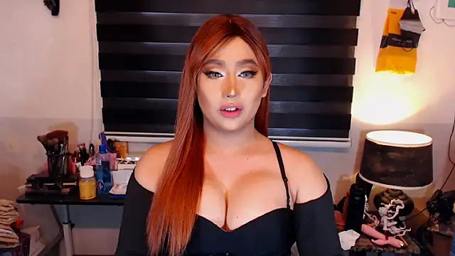 Snapshot of MistressJewel chatting on 01.08.25 MistressJewel online show from 01.08.25