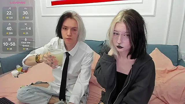Snapshot of VeryRare_TwinS chatting on 05.05.26 VeryRare TwinS online show from 05.05.26