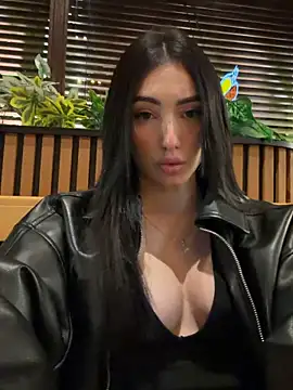 Snapshot of Maddy_Jones chatting on 02.10.26 Maddy Jones online show from 02.10.26